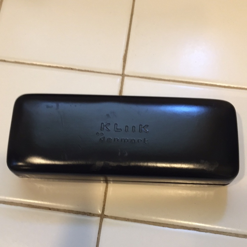 KliiK Denmark case for glasses